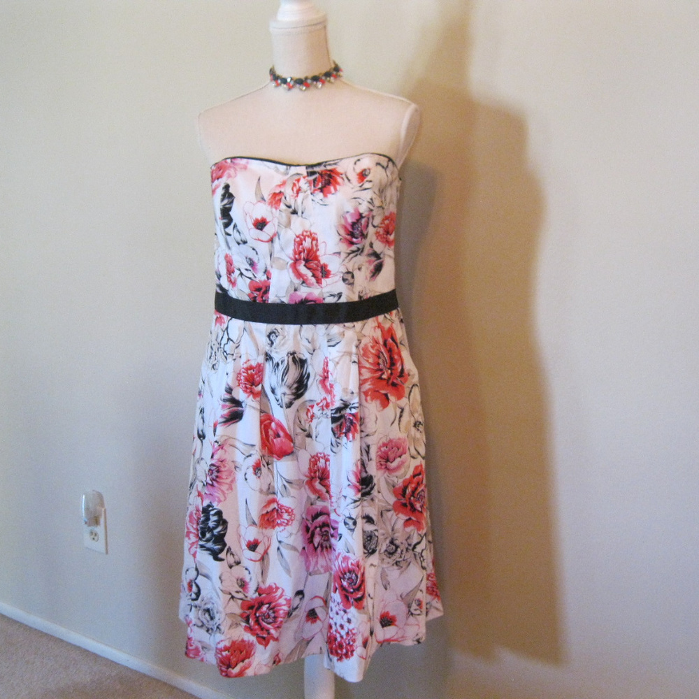 White House Black Market Strapless Floral Dress - Red and Black